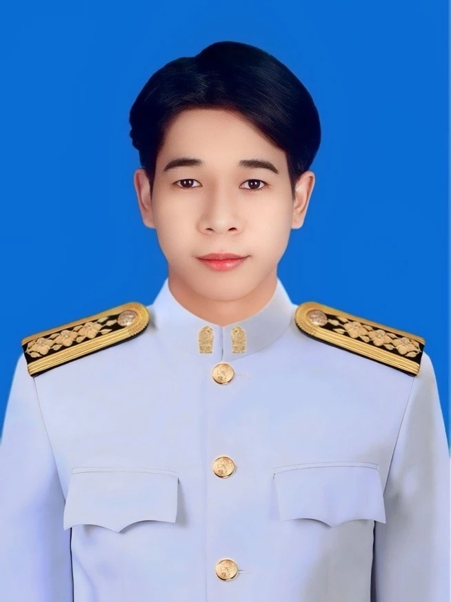 นายกรวีร์ ศักดิ์สิทธ์สกุล